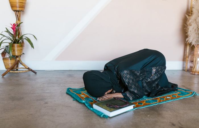 Metaniile de la miezul noptii: credinta si pocainta! Afla motivul pentru care sunt considerate cea mai puternica rugaciune